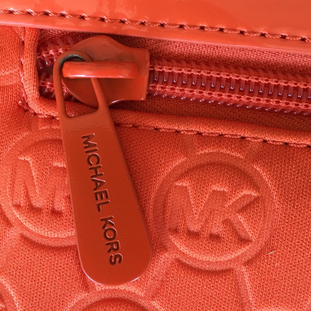Michael Kors Neoprene Orange Crossbody Bag! - Picture 2 of 8
